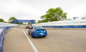 Cadillac похвастал седанами V-серии на Гран-при Детройта