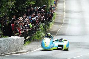 Братья Бёрчелл выиграл первую гонку Sidecar TT 2019