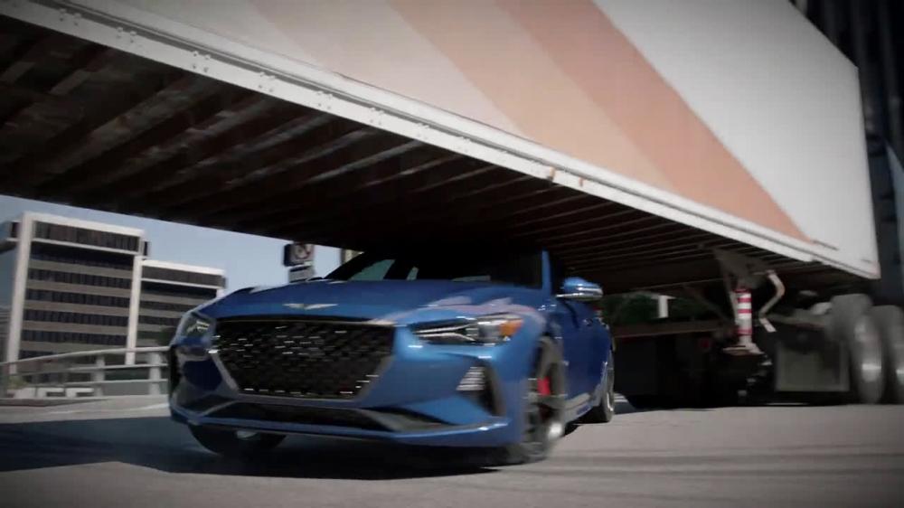 Видео: седан Genesis G70 повторяет трюк с фурой из «Форсажа»