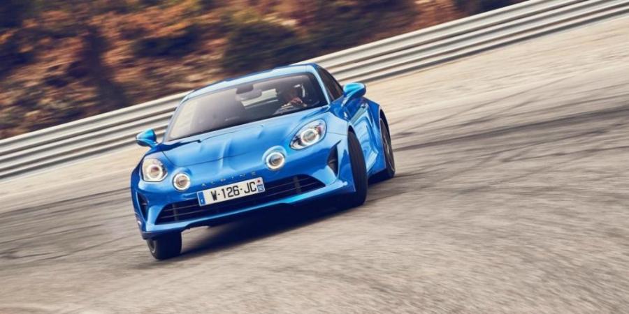 Alpine анонсировал премьеру более мощной версии спорткара A110