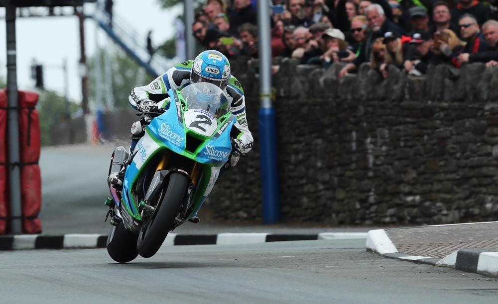 TT 2019: Дин Харрисон выиграл Dunlop Senior TT 2019