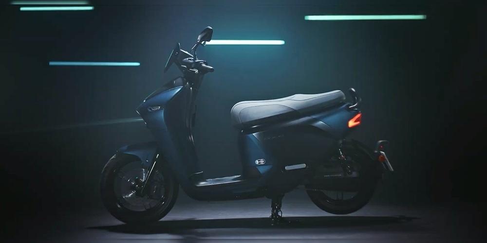 Электроскутер Yamaha EC-05 со съемными аккумуляторами Gogoro