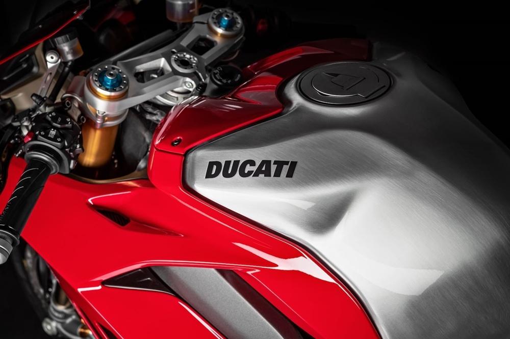 Ducati Panigale V4 отзывают из-за топливных брызг