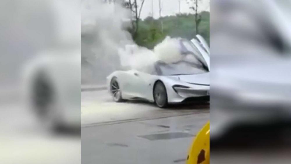Тестовый McLaren Speedtail загорелся на испытаниях