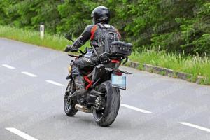 Шпионские фото KTM 1290 Super Duke R