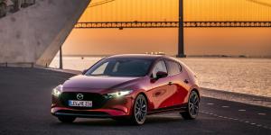 Названы российские цены на новую Mazda3