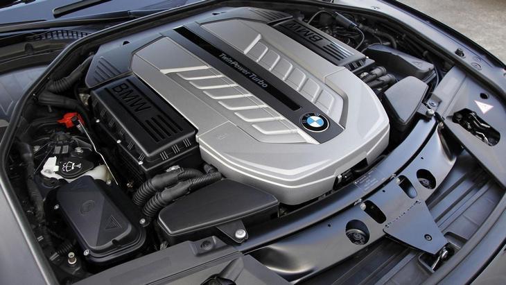 В BMW заявили что у моторов V12 нет будущего