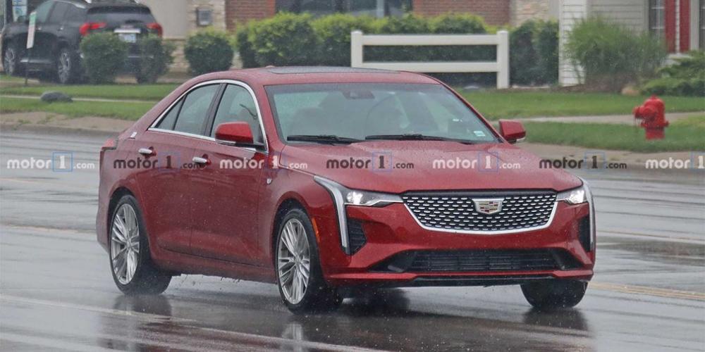 Маленький седан Cadillac CT4 сфотографировали без камуфляжа