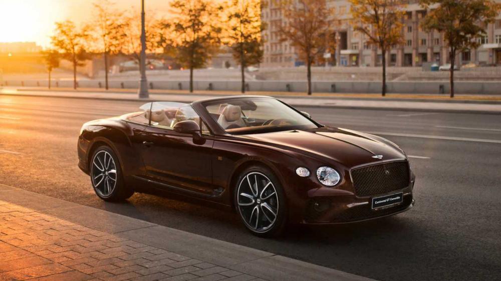 В России появился роскошный кабриолет Bentley Continental GT