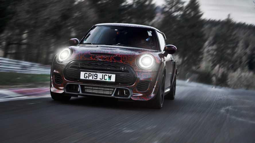 Mini John Cooper Works GP бьет рекорды «Северной Петли»