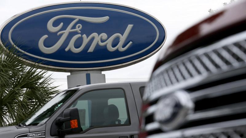 Ford делает коврики из пластиковых бутылок
