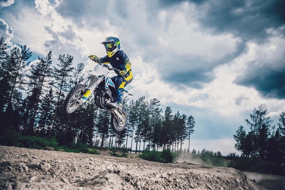Электрический Husqvarna EE 5 запустили в производство