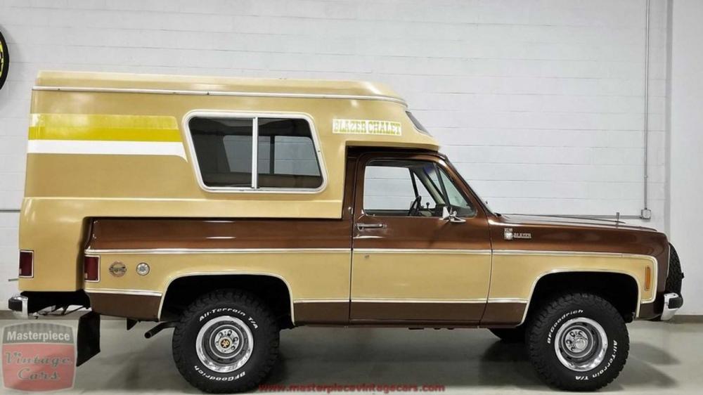 На продажу выставлен винтажный кемпер на базе Chevrolet Blazer