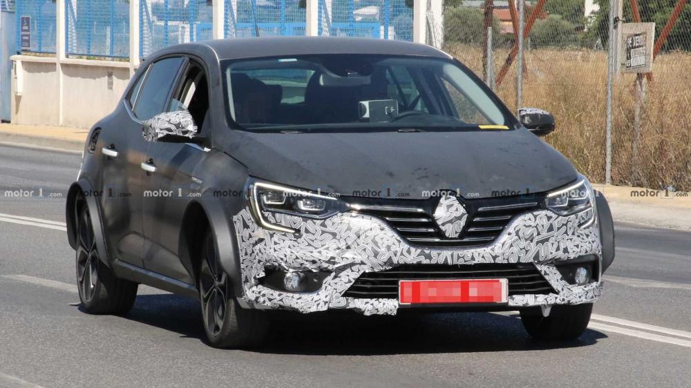 На тестах замечен довольно необычный прототип Renault Megane