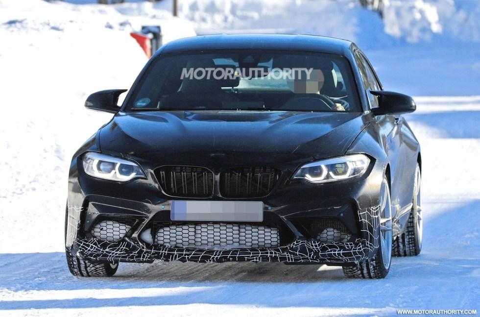 Новый BMW M2 CS рассекречен на видео