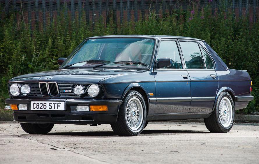 На аукцион выставили уникальную BMW E28 с правым рулем