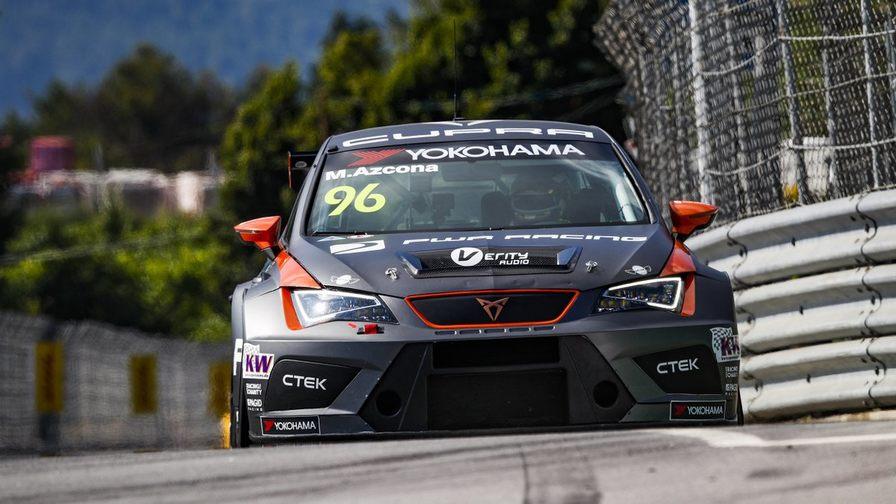 Микель Ацкона отпраздновал первую победу в WTCR