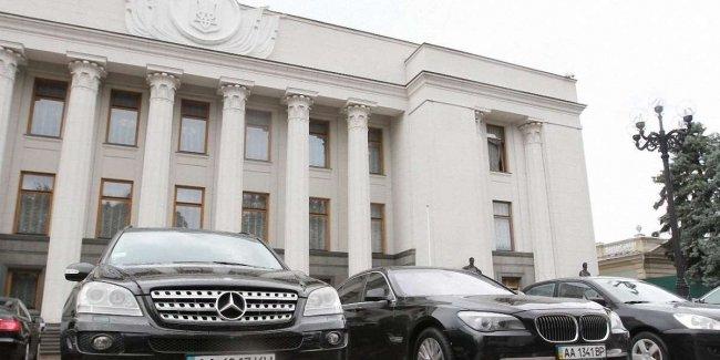 Верховная Рада собирается распродать свой старый автопарк