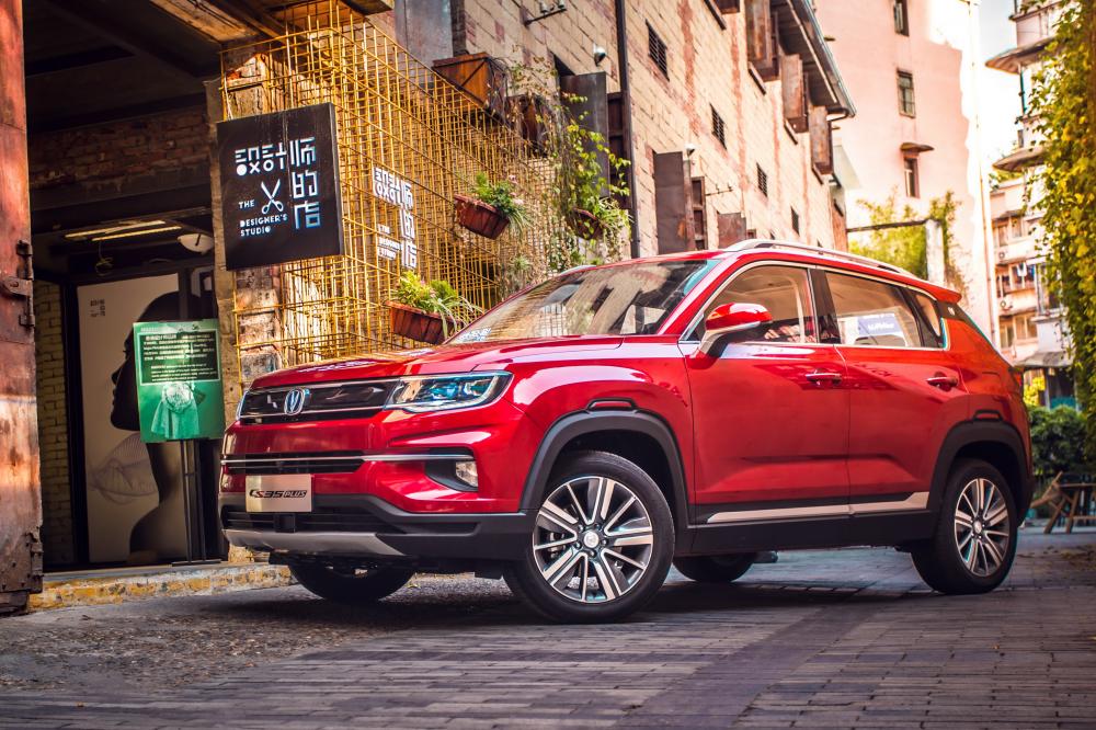 Китайский ChangAn привезет в Россию кроссовер, который не боится ржавчины