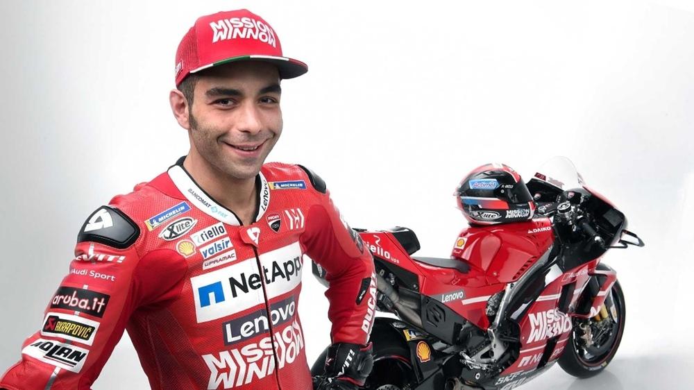 Мотогонщик MotoGP Данило Петруччи получил водительскую лицензию