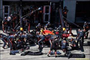 DHL Fastest Pit Stop Award: Механики Red Bull быстрее всех