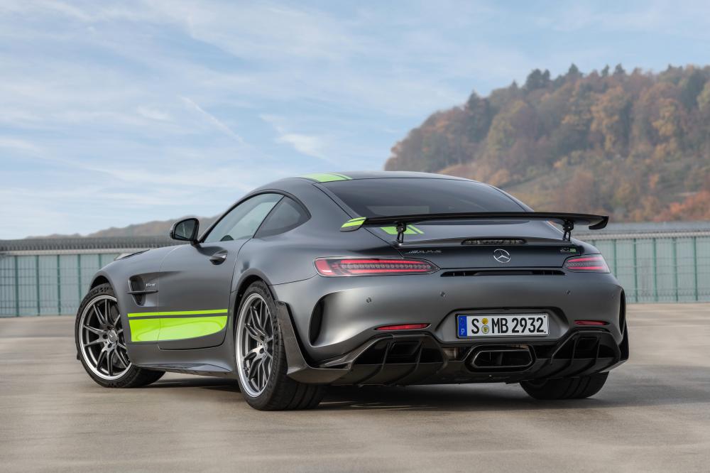 Объявлены цены на трековый Mercedes-AMG GT R Pro