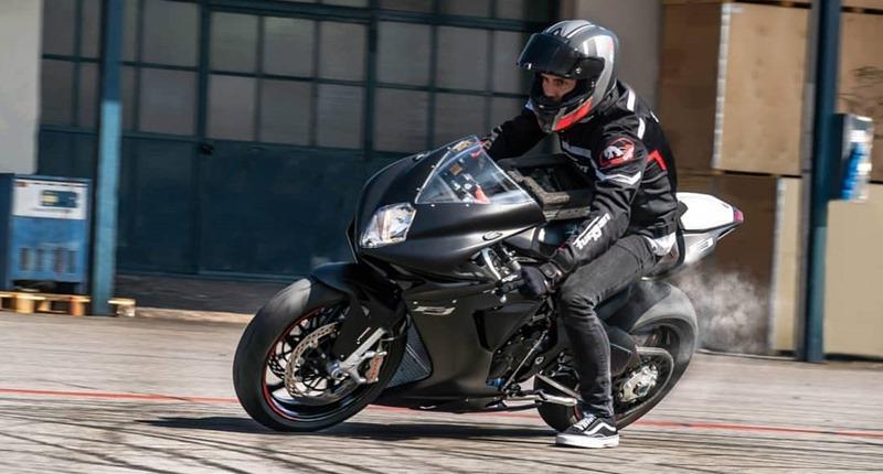 Bottle Cap Challenge: ответ MV Agusta