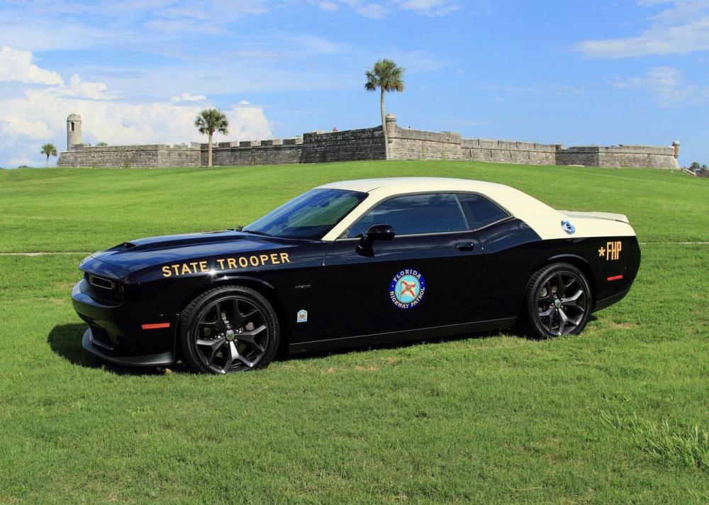 Dodge Challenger 2019 подходит для службы с патрулем Флориды