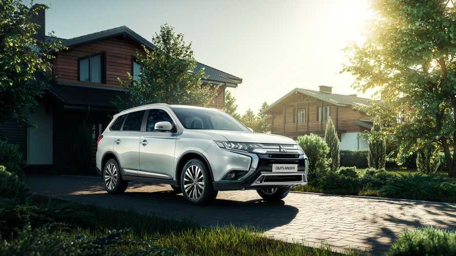 Mitsubishi назвала рублевую стоимость семиместного "Аутлендера"