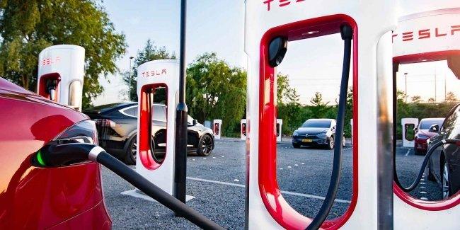 В ближайшее время Tesla откроет в Украине зарядные станции Supercharger