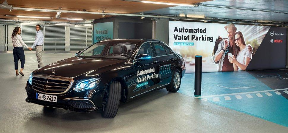 Mercedes-Benz научил гараж в своем музее самостоятельно парковать автомобили