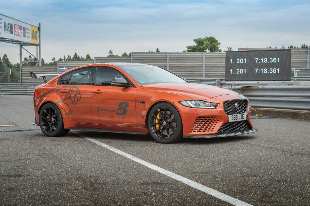 600-сильный Jaguar XE побил собственный рекорд Нюрбургринга