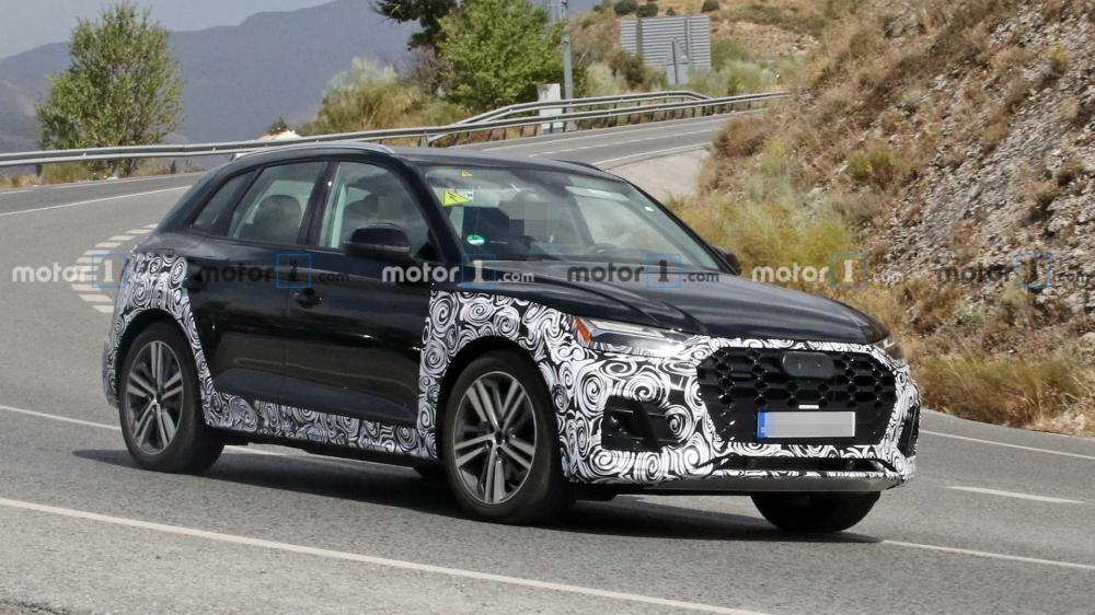 Появились первые фото обновленной Audi Q5