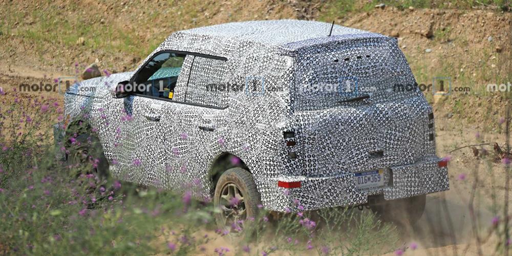 Новый кроссовер Ford впервые заметили на тестах