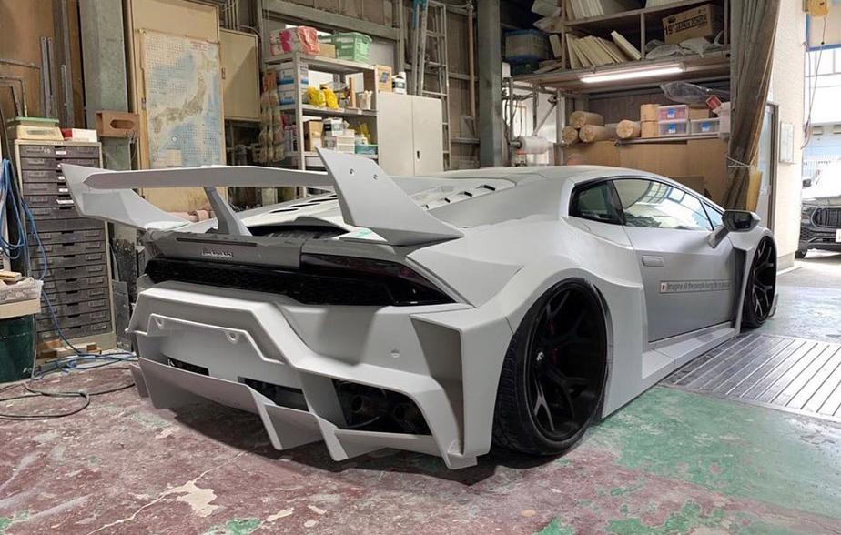 Lamborghini Huracan «примерил» безумный обвес