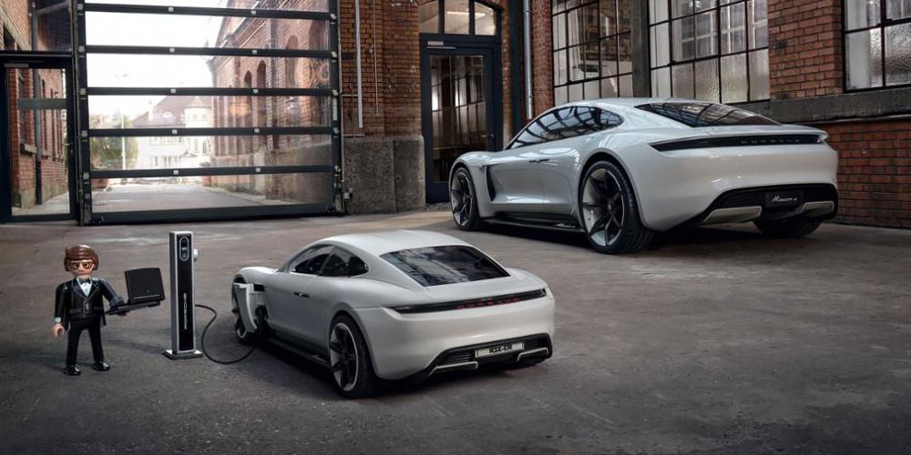 Первый электрокар Porsche дебютирует в детском мультфильме