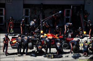 DHL Fastest Pit Stop Award: Механики Red Bull быстрее всех