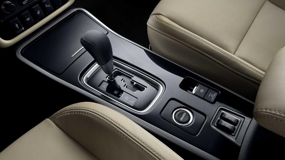 Mitsubishi Outlander обзавелся новым салоном