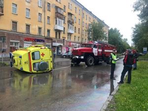 Четыре медика получили травмы в Перми из-за ДТП со скорой