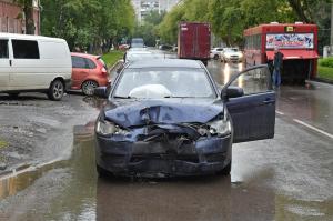 Четыре медика получили травмы в Перми из-за ДТП со скорой