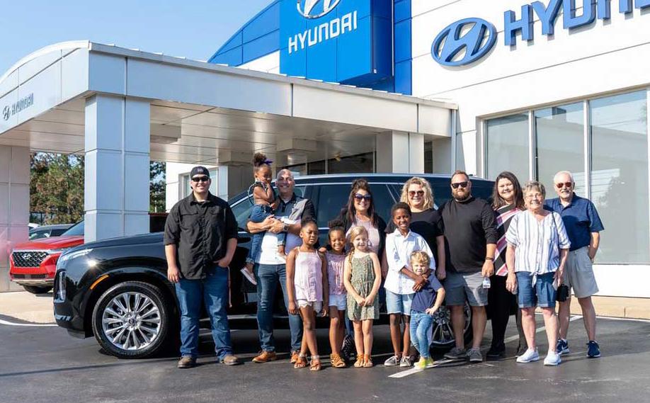 За благой поступок дилер подарил семье новый внедорожник Hyundai
