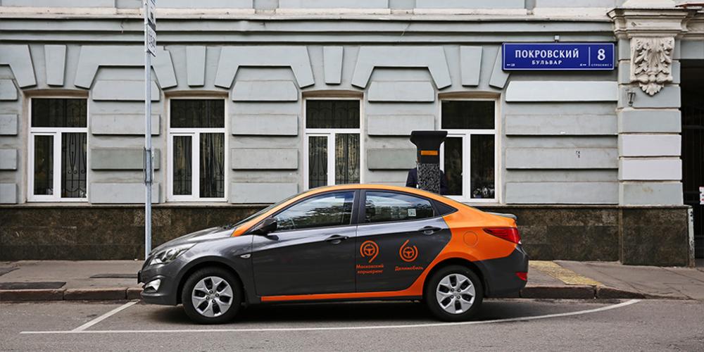 В Москве клиент каршеринга заменил руль и сиденья на прокатном автомобиле