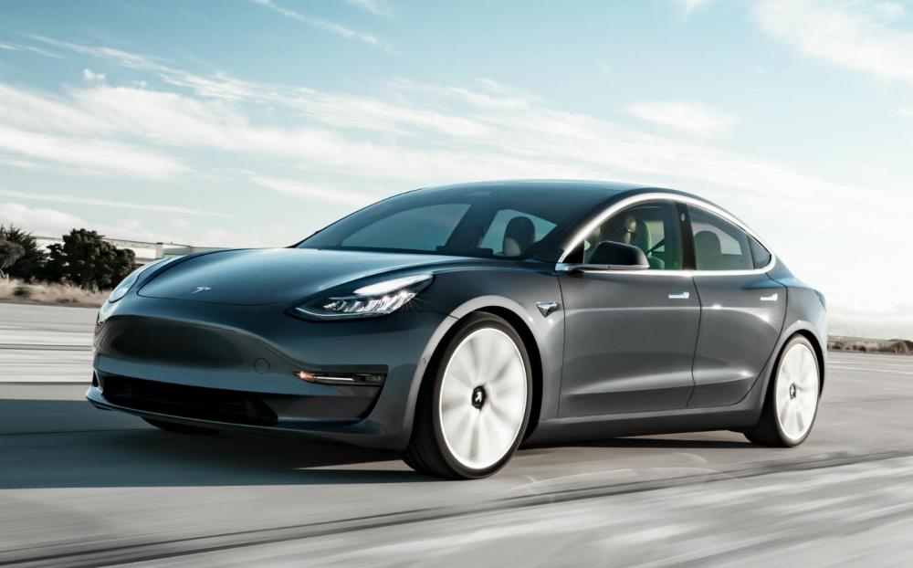 Tesla поссорилась с экспертами по безопасности