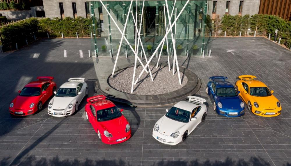 Видео: Porsche празднует двадцатилетие 911 GT3