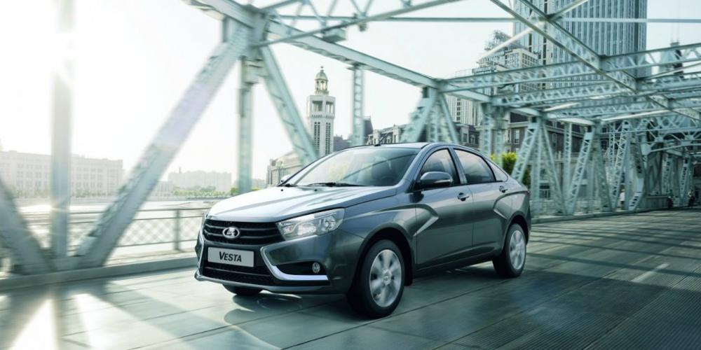 В АвтоВАЗе назвали сроки появления Lada Vesta с вариатором