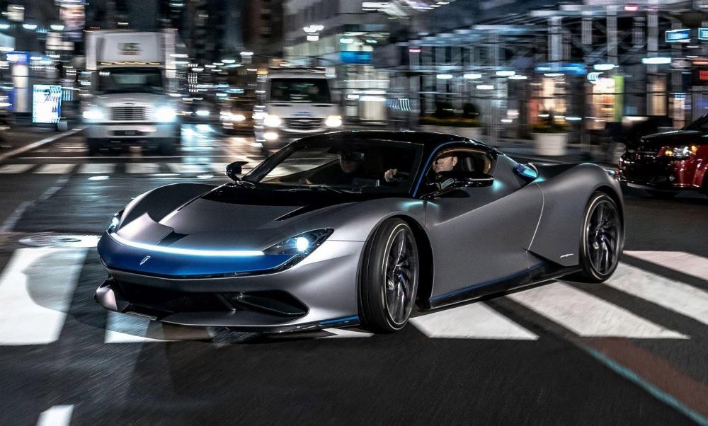 Pininfarina улучшила 1900-сильное купе Battista до выпуска модели