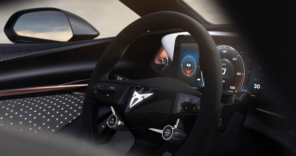 Cupra раскрыла интерьер первого электрокара