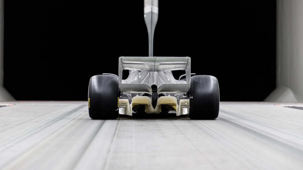 Машина 2021 года проходит аэродинамические испытания