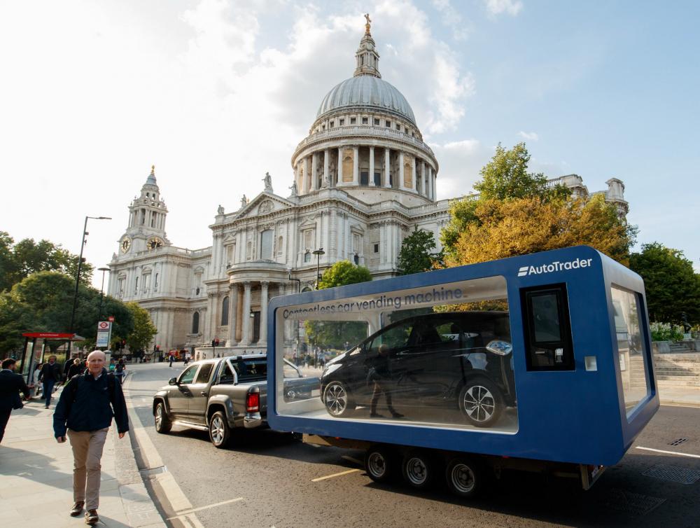 Автомат продажи Renault Zoe в Великобритании