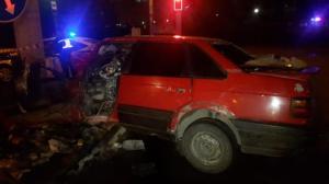 В Алматы водитель Volkswagen погиб в жуткой аварии